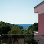 Relaxing Giardin Villa *