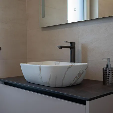 Relaxing Giardin Villa