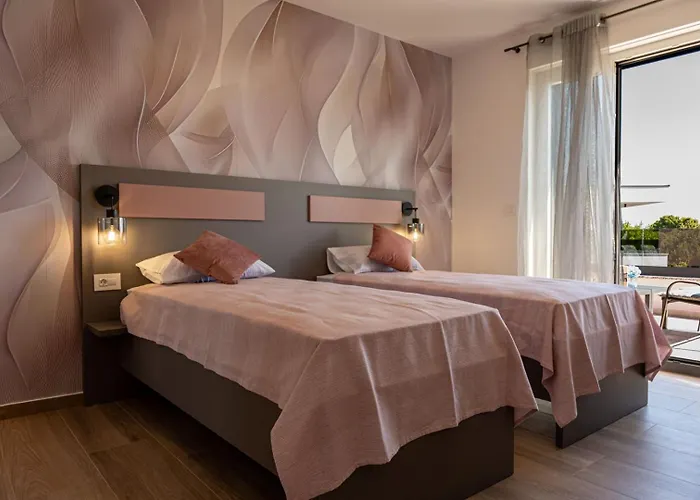 Relaxing Giardin Villa *