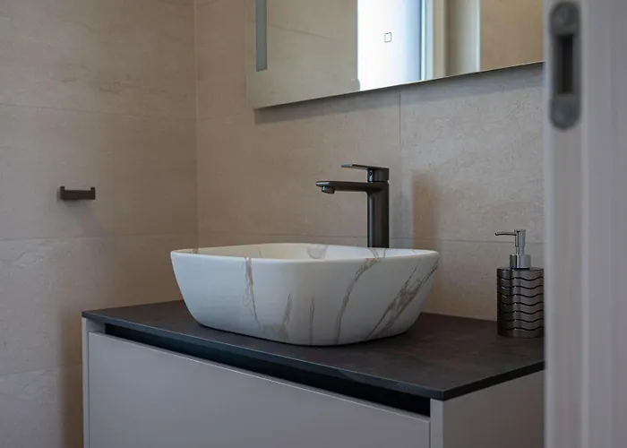 Relaxing Giardin Villa